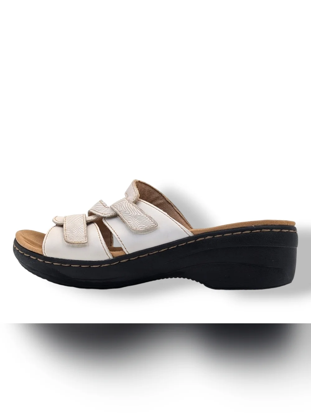 Clarks Merliah Karli Sz 7.5 White Ripple Cushioned Textured Leather Wedge Sandal